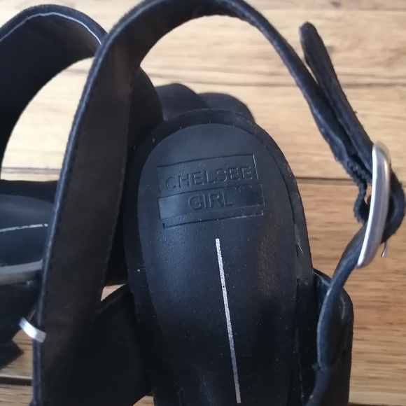 Chelsee girl strapy suede black heels - Picture 4 of 6